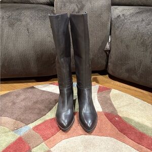 Sleek Dark Brown beautiful Knee length Women's Boots size 10.